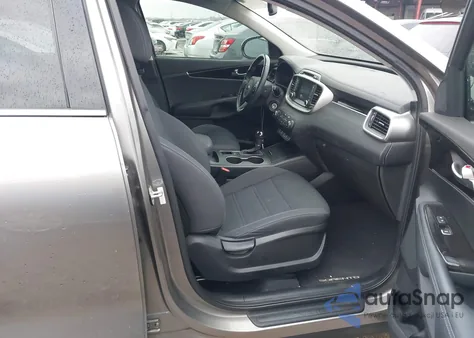 2017 Kia Sorento 2.4L Lx z USA, uszkodzony, nr VIN 5XYPG4A34HG302570